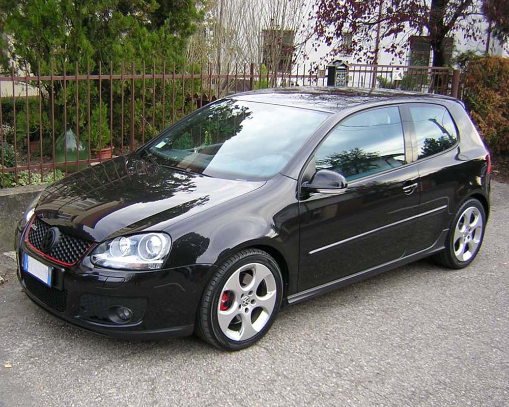 Golf_GTI_vista_laterale_1.jpg