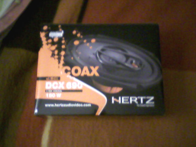 Casse posteriori Hertz 180W a 3vie
Montate casse elittiche a 3vie nella cappelliera collegate alla mia RCD 210
