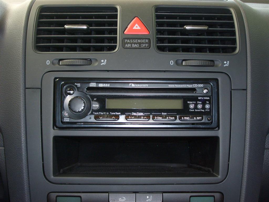 impianto hi-fi
la mia "vecchia" autoradio....Essenziale, come paice a me, ma dal suono fantastico...
