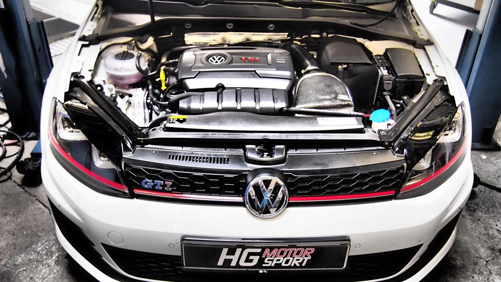 Clicca sull'immagine per ingrandirla. 

Nome:   Volkswagen-Golf-7-GTI-tuned-by-HG-Motorsport-engine-bay.jpg 
Visite: 1 
Dimensione: 155.7 KB 
ID: 1237649