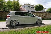 Clicca sull'immagine per ingrandirla. 

Nome:   83_volkswagen_vw_golf6_golf_gti_sechser_turbo_tsi_airride_felgen_tuningn.jpg 
Visite: 161 
Dimensione: 63.8 KB 
ID: 1214787